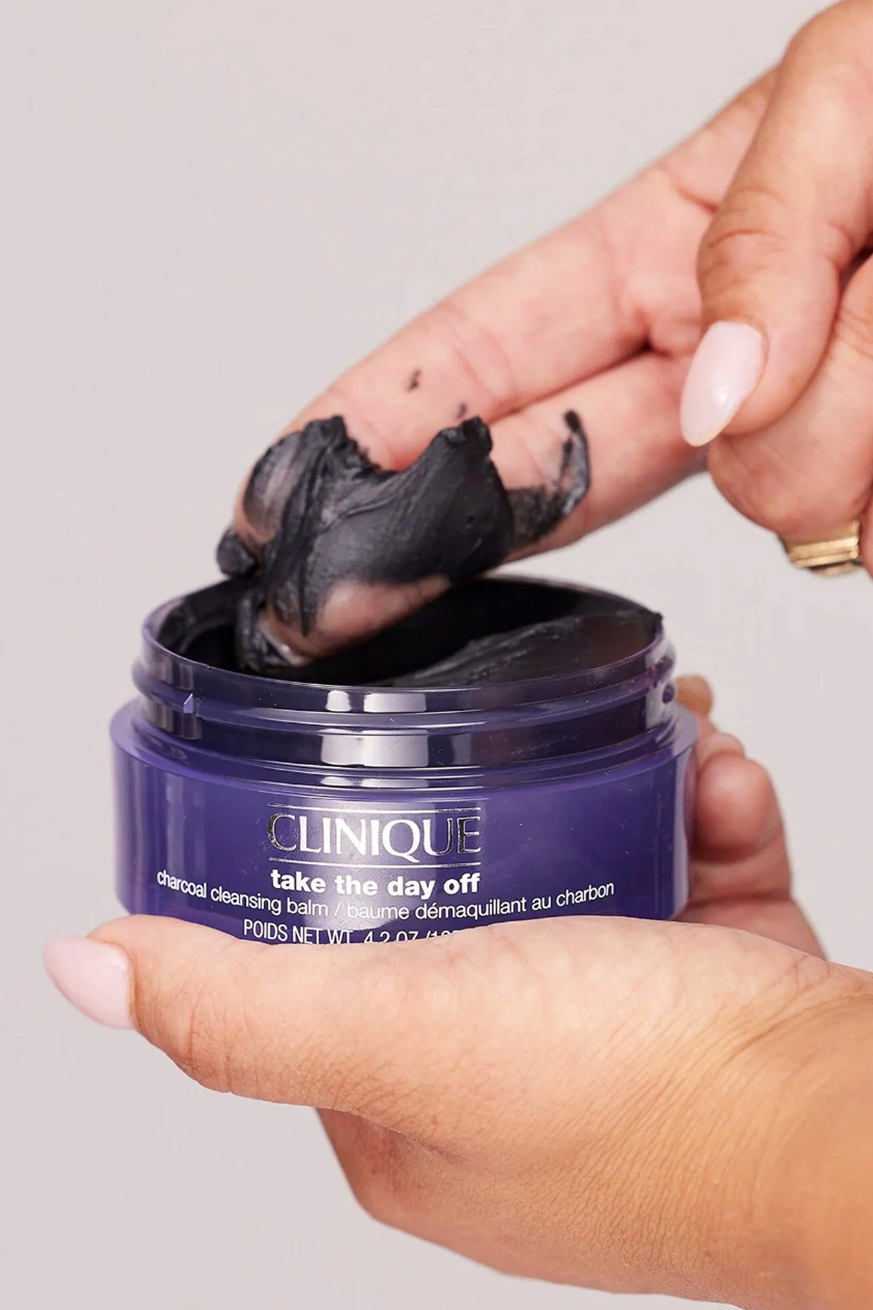 CLINIQUE Take Day Off CharcoalCleansing Balm 125ml - Image 3